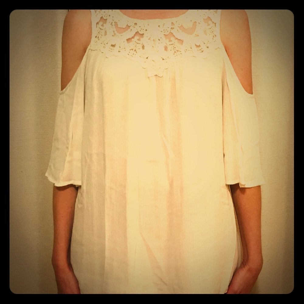 Ella Moss White off the shoulder lace tunic